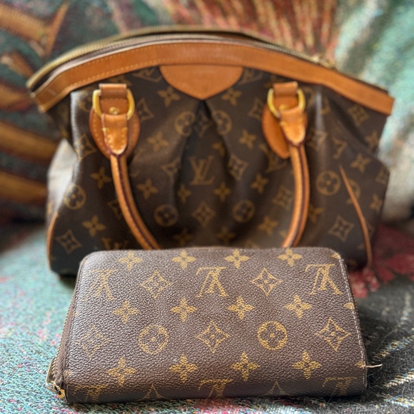 Louis Vuitton Handbags - Authentic Louis Vuitton Bag and purse NEW PRICE
